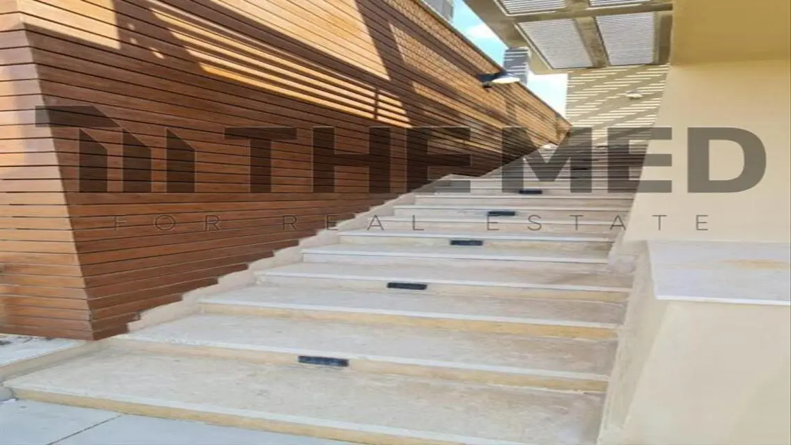 شقة فاخرة تطل على ملعب جولف