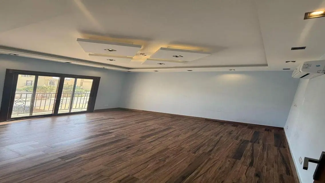 Twin house for rent in Mivida 5 bedrooms