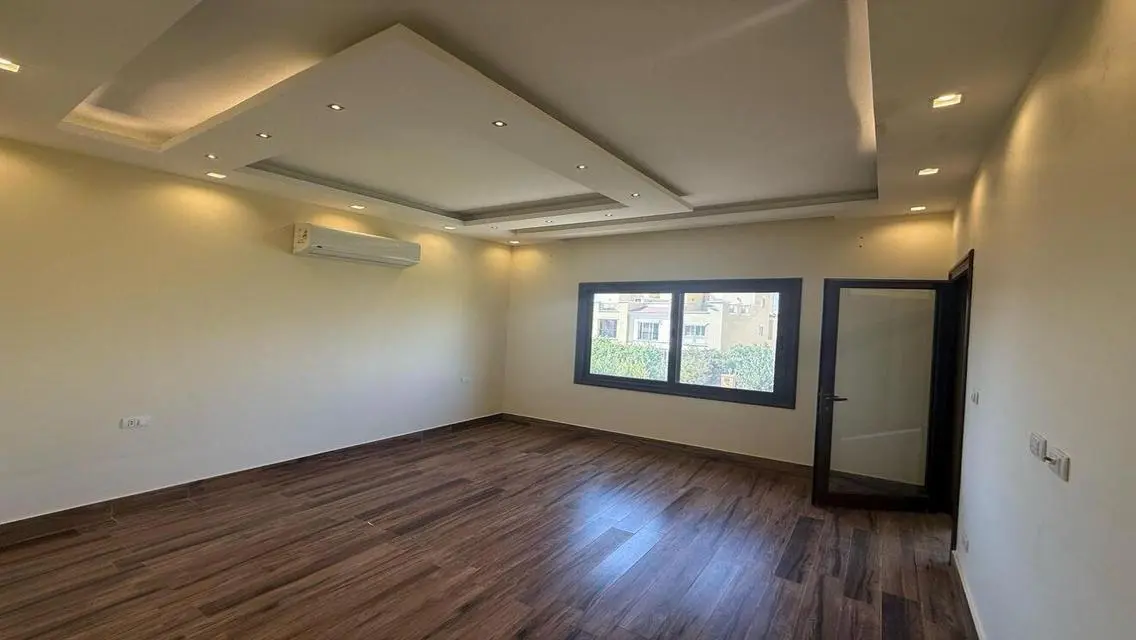 Twin house for rent in Mivida 5 bedrooms
