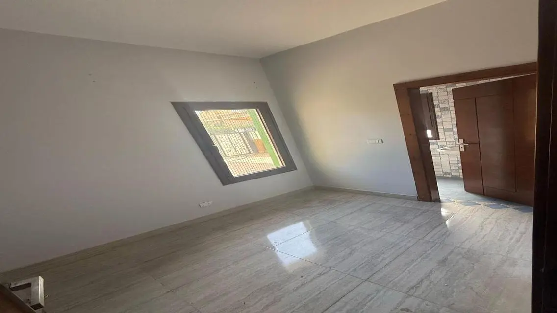Twin house for rent in Mivida 5 bedrooms