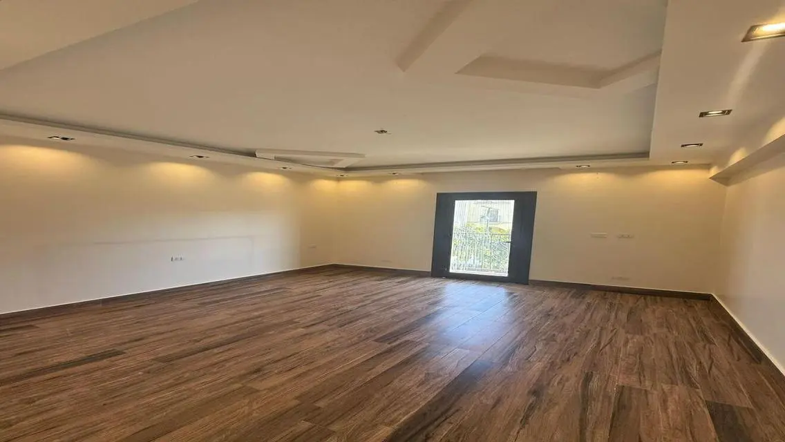 Twin house for rent in Mivida 5 bedrooms