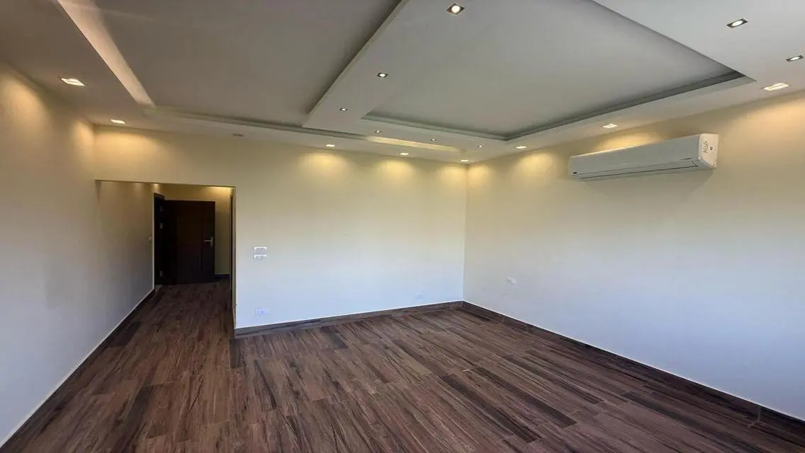 Twin house for rent in Mivida 5 bedrooms