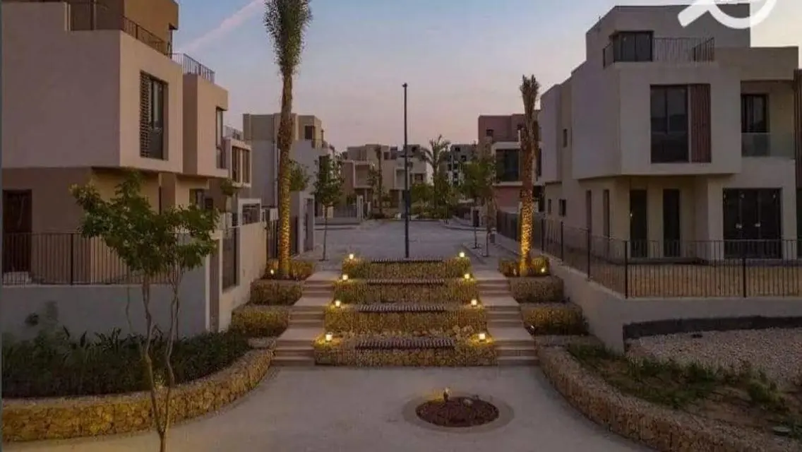 فيلا 6 غرف متشطبة بالكامل يالتقسيط علي 8 سنين