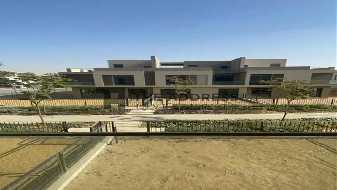villa behind Madinaty installment 8 years 10%DP