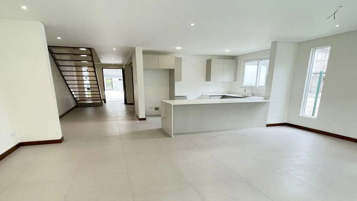 Luxury Finish Chalet For Sale Sea View Sodic