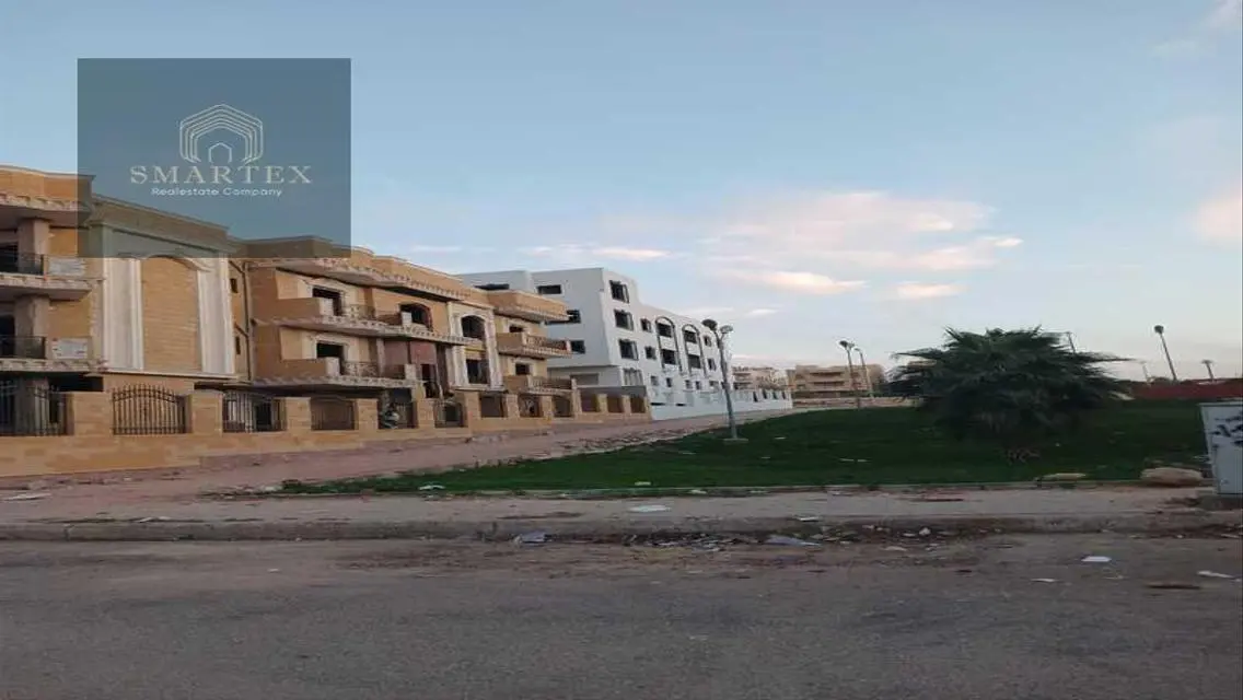 شقه 215م بجوار الجامعه الفرنسيه_بتسهيلات بمقدم 50%