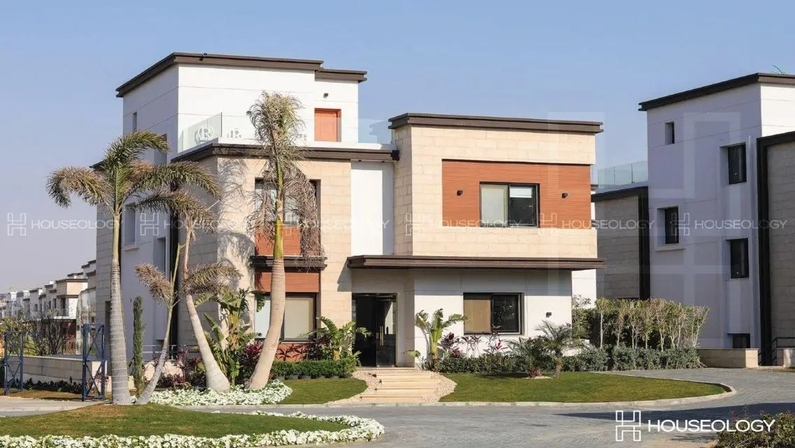 Town House Corner prime location pool view azzar 1