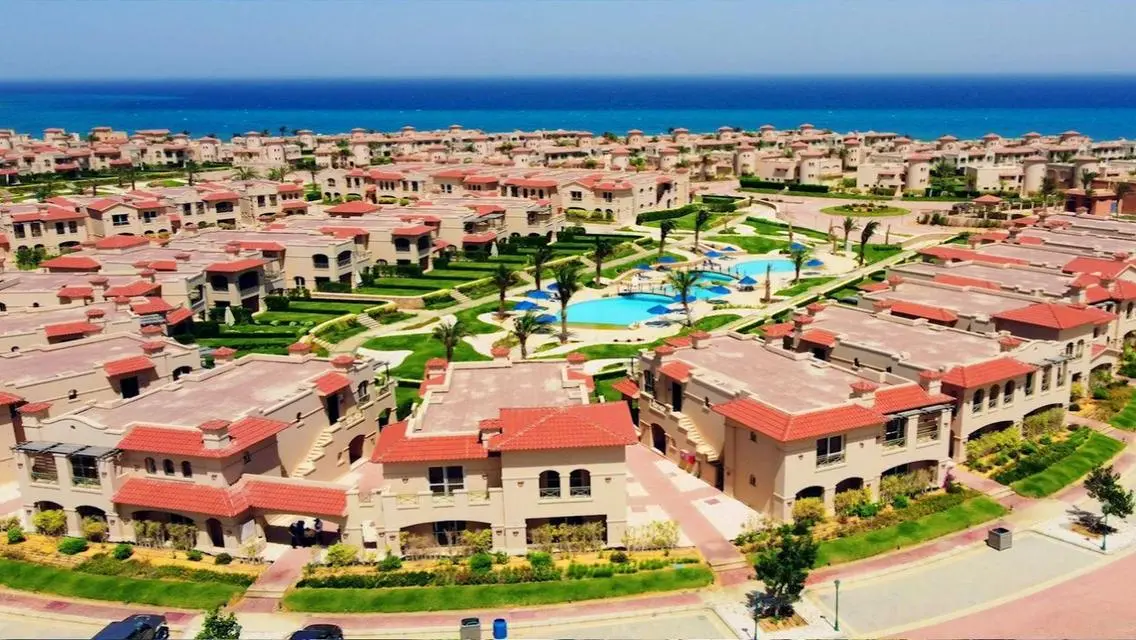 شاليه للبيع في لا فيزتا جاردنز متشطب بالكامل ,
