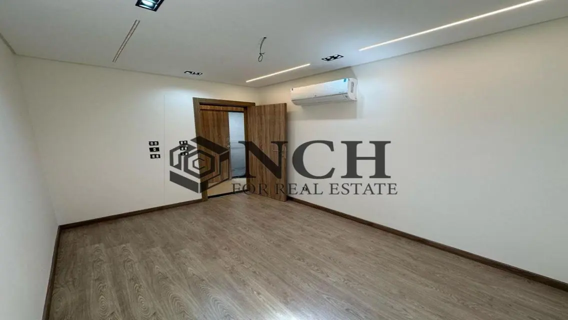Penthouse Semi Furnished RENT - View Majestic Lake