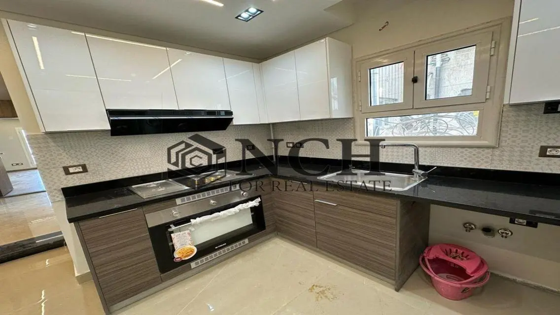 Penthouse Semi Furnished RENT - View Majestic Lake