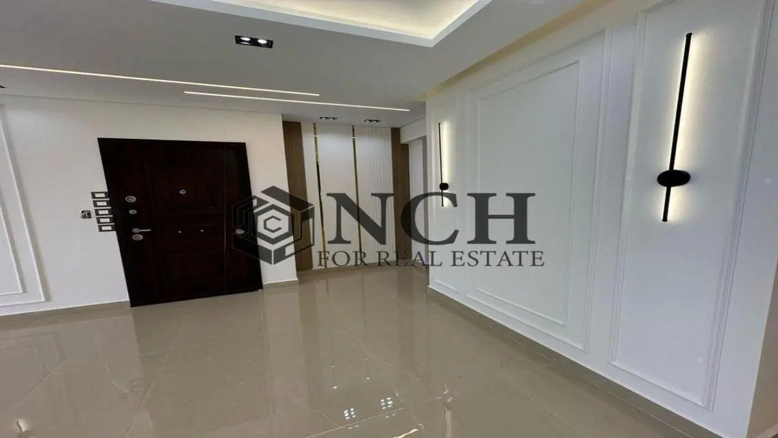 Penthouse Semi Furnished RENT - View Majestic Lake