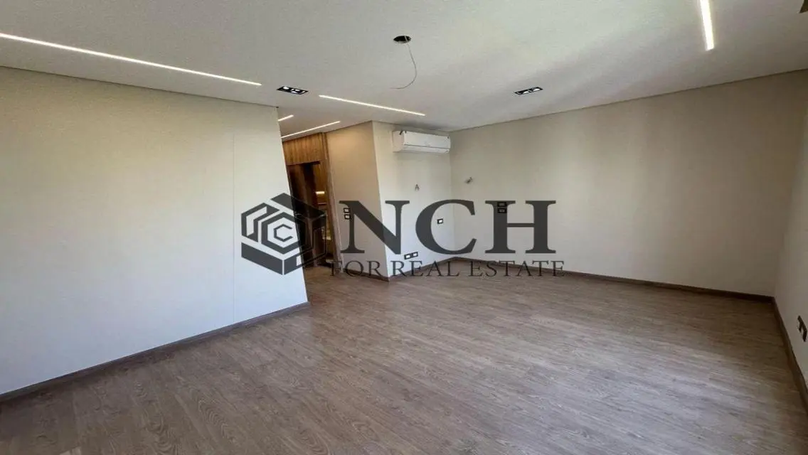 Penthouse Semi Furnished RENT - View Majestic Lake
