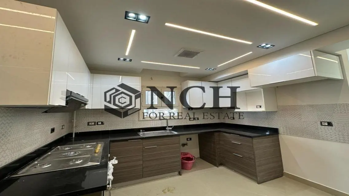 Penthouse Semi Furnished RENT - View Majestic Lake