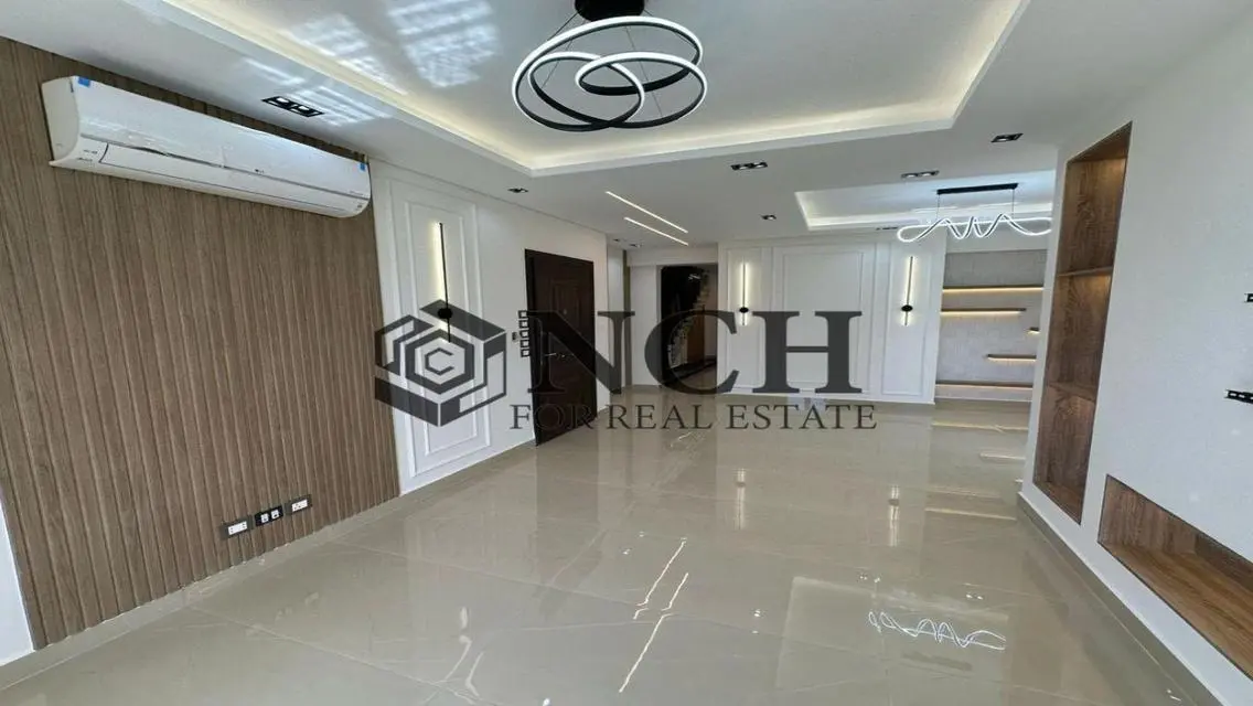 Penthouse Semi Furnished RENT - View Majestic Lake