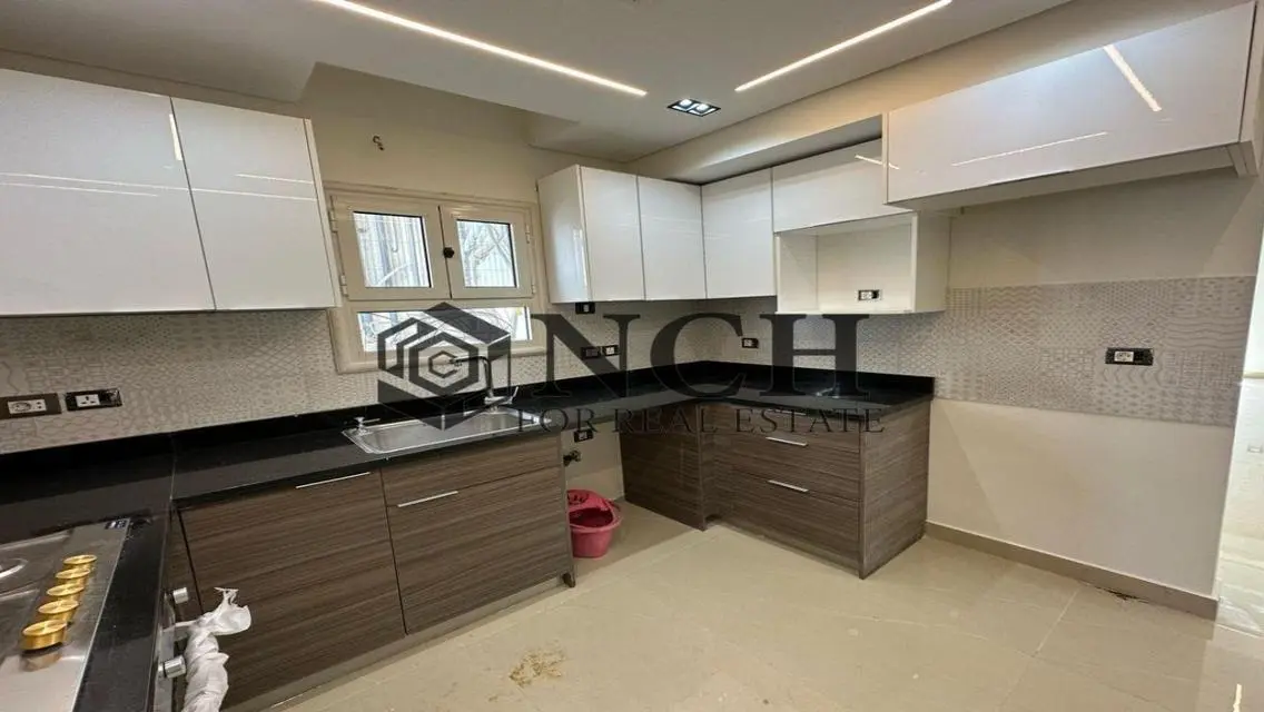 Penthouse Semi Furnished RENT - View Majestic Lake