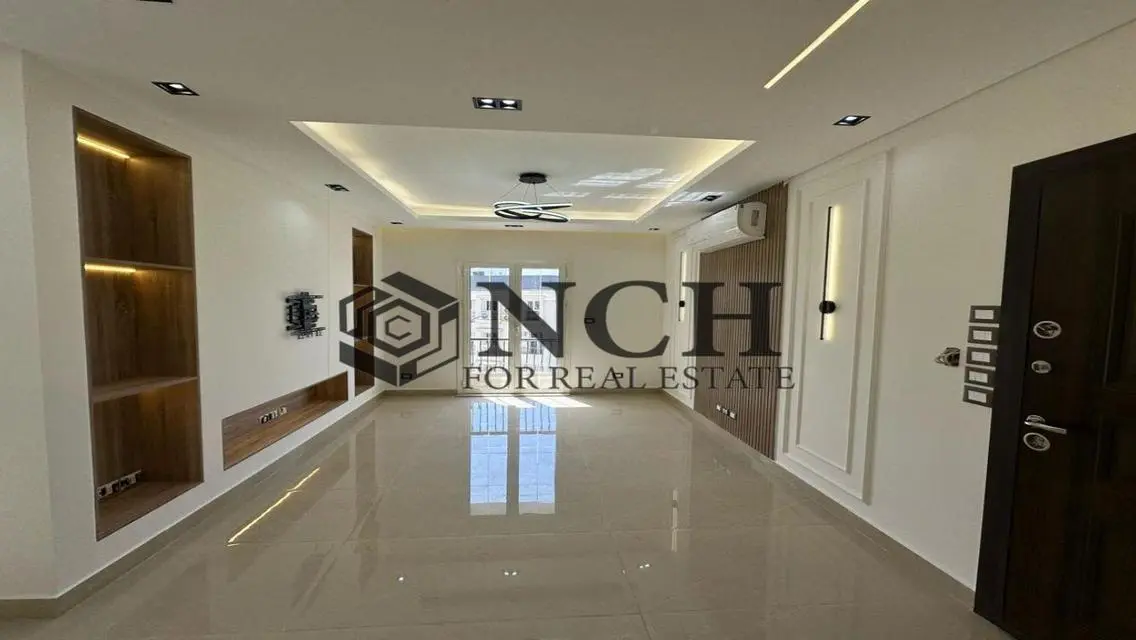 Penthouse Semi Furnished RENT - View Majestic Lake