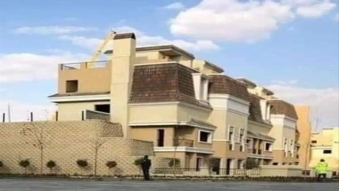 Villa with Garden in Sarai Compound at an Unbeatab
