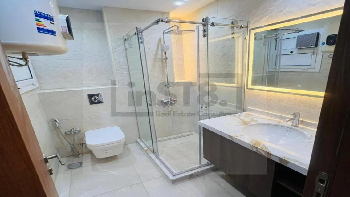 Luxurious Apartment in a Prime Location with Spacious Layout