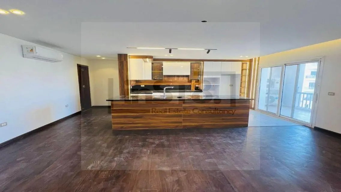 Luxurious Apartment in a Prime Location with Spacious Layout