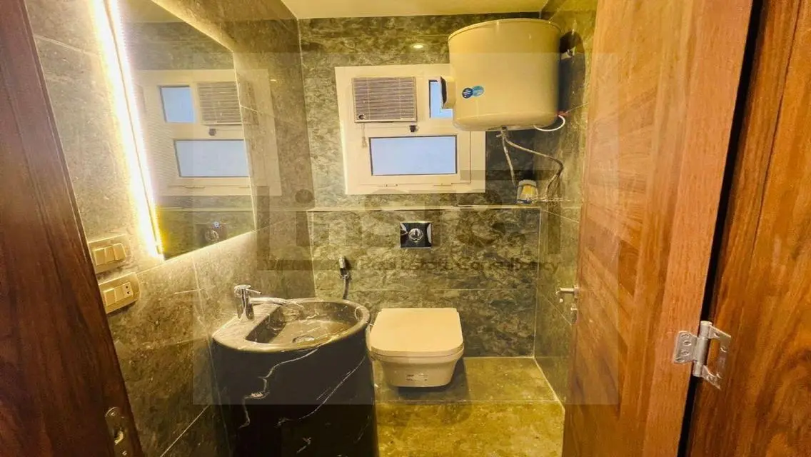 Luxurious Apartment in a Prime Location with Spacious Layout