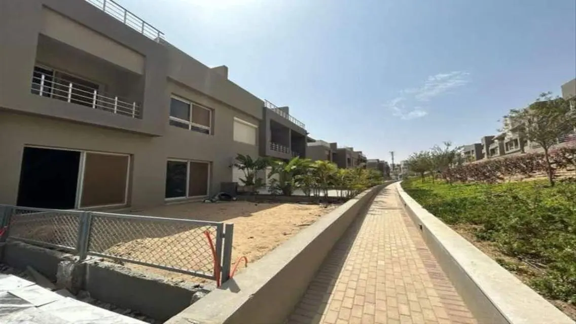 Luxurious Apartment for Sale with Full Amenities in the Heart of the City