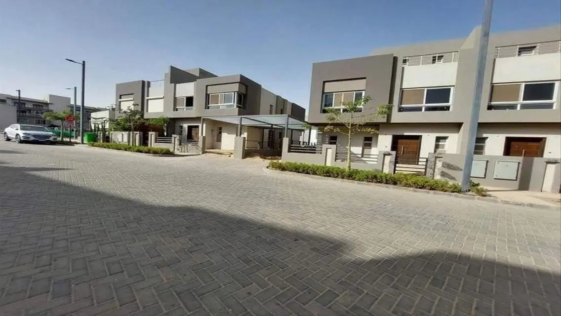 Luxurious Apartment for Sale with Full Amenities in the Heart of the City