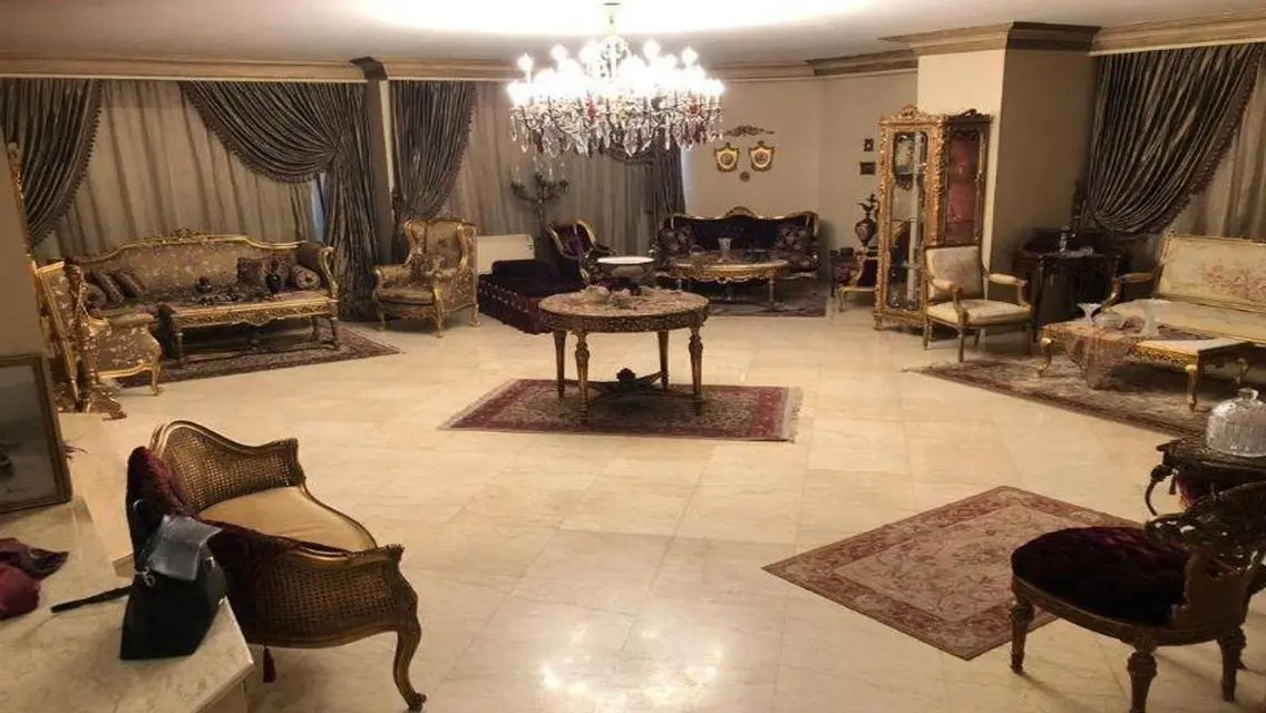 شقة فاخرة بمساحة 350 متر في موقع مميز