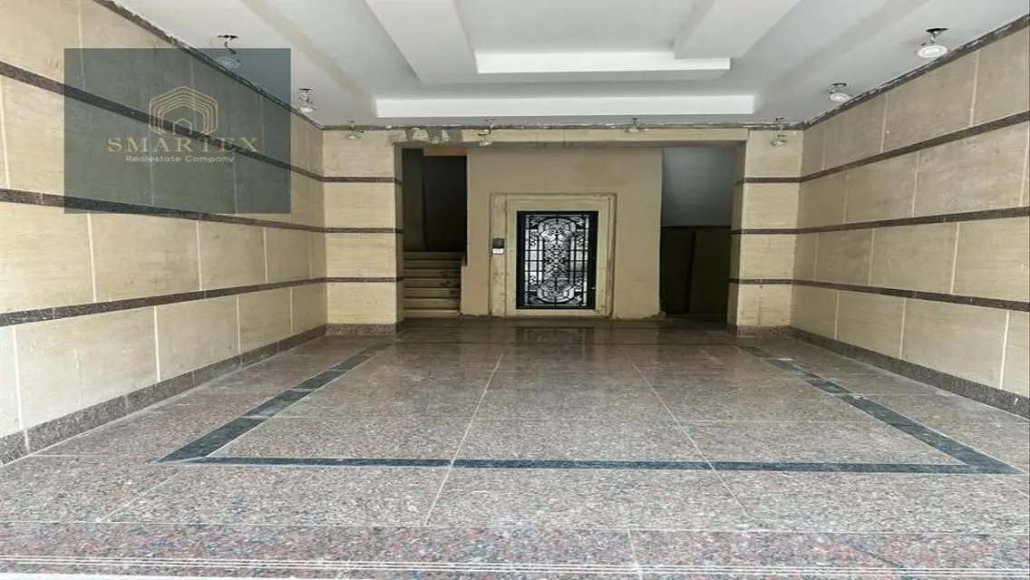 شقة فاخرة للبيع بمساحة 850 متر