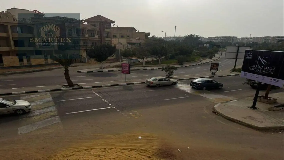 شقة فاخرة 3 غرف بمساحة 8 متر بإطلالة رائعة