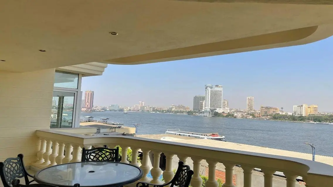 فيلا فاخرة بمساحة 300 متر للبيع