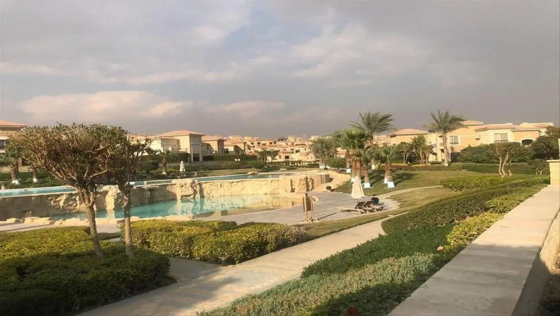 Luxury Three Bedroom Apartment with Private Garden