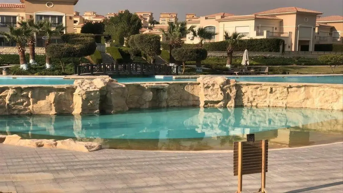 Luxury Three Bedroom Apartment with Private Garden