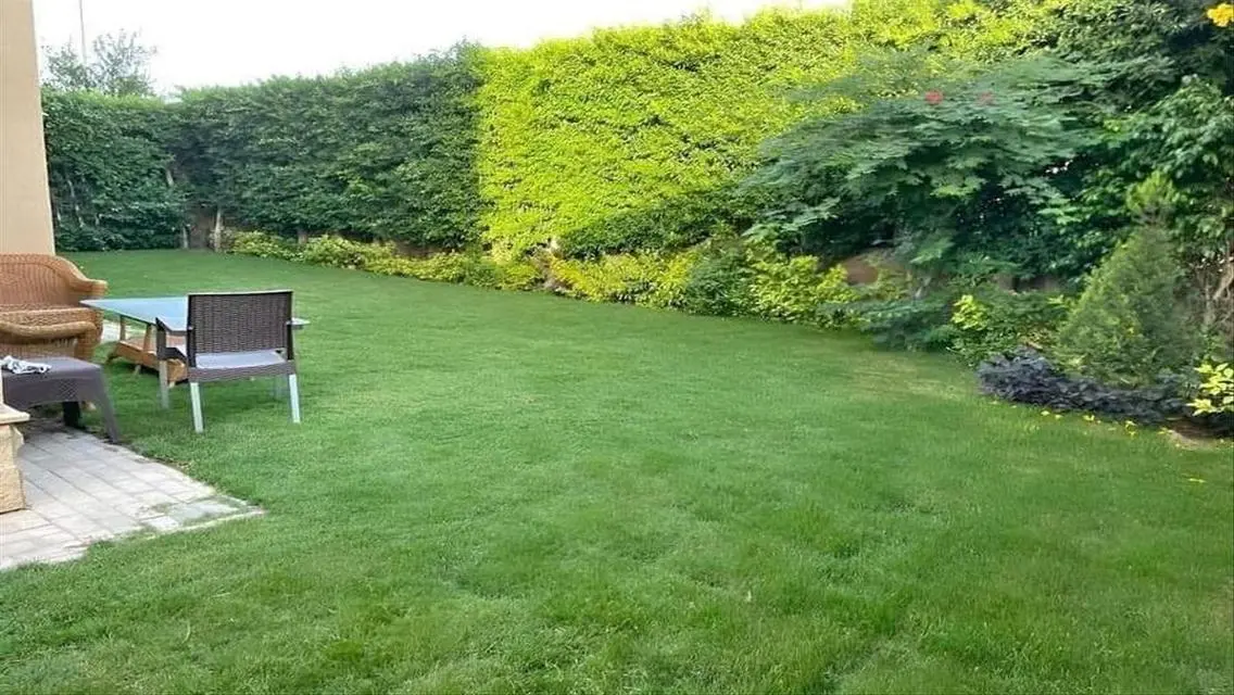 Luxury Three Bedroom Apartment with Private Garden