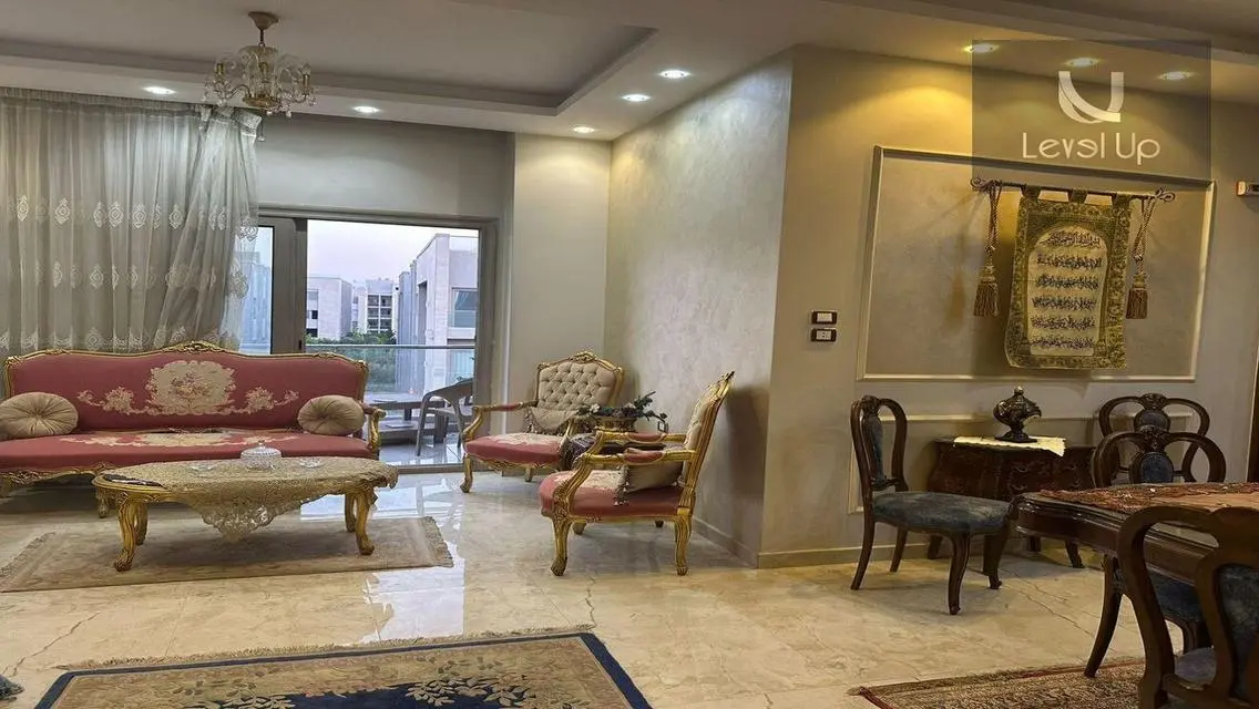شقة فاخرة مع إطلالة رئيسية في قلب المدينة