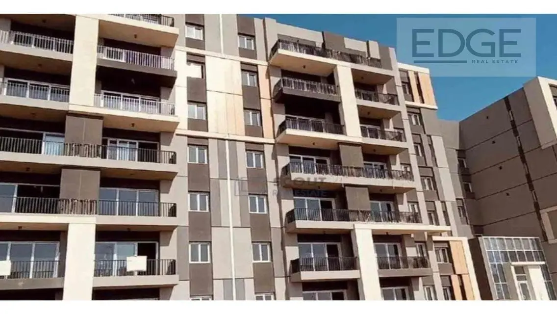 شقة فاخرة مع حديقة خاصة وشرفة