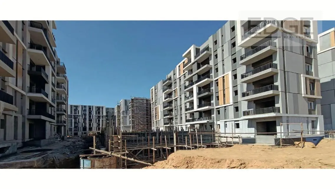 شقة فاخرة مع حديقة خاصة وشرفة