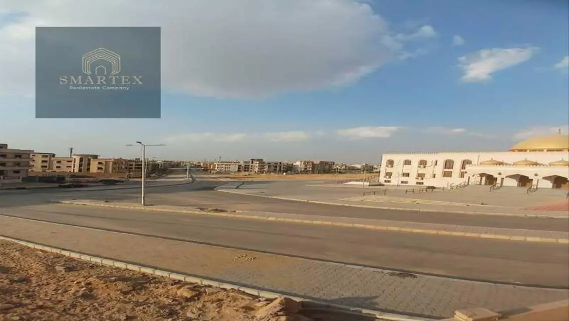 فيلا فاخرة للبيع بمساحة 900 متر في موقع متميز