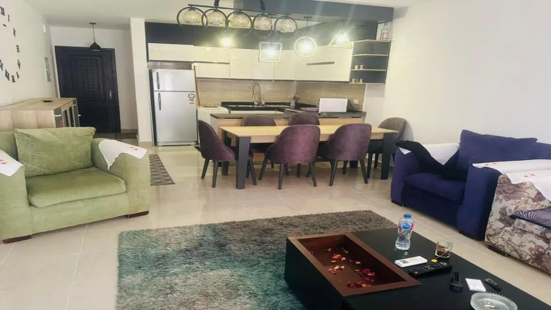 Luxury Apartment with Landmark View