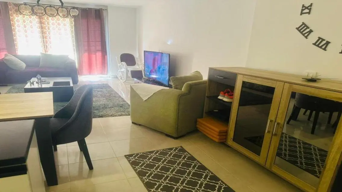 Luxury Apartment with Landmark View