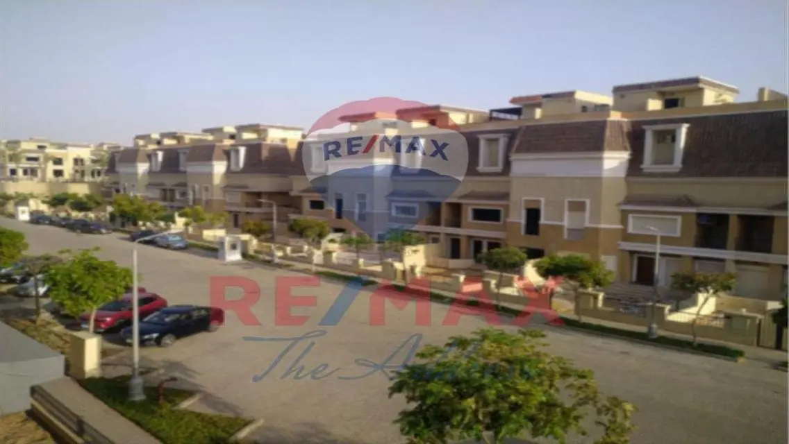 Luxury Apartment with Balcony and Gym in the City Center