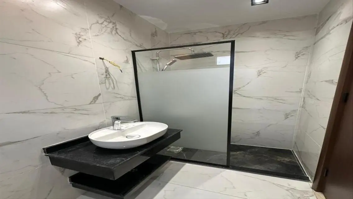 Luxury Apartment with Spacious Layout at Competitive Price