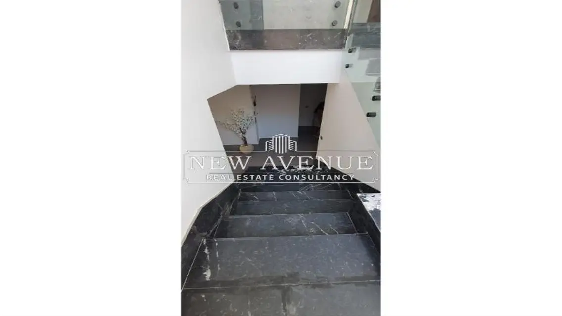 Luxury Villa for Sale - 400 sqm in the Heart of the City