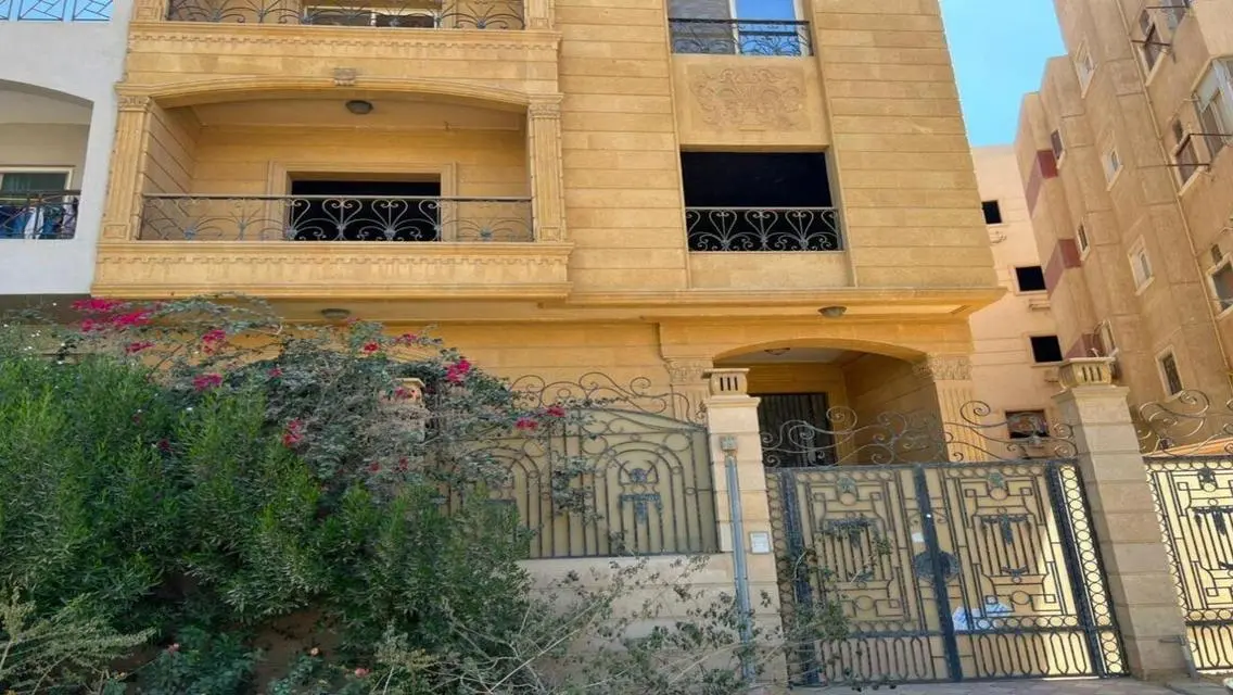 Luxury Apartment for Sale in Point 90