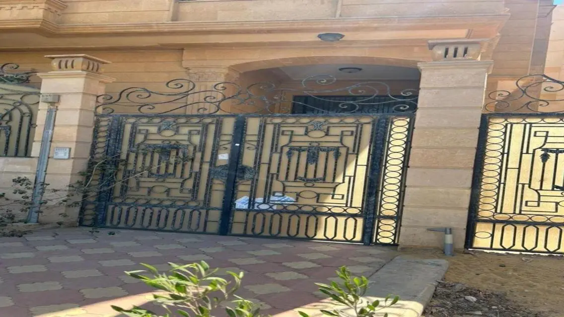 Luxury Apartment for Sale in Point 90