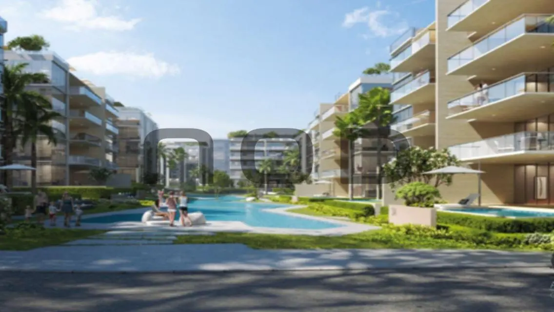 Exceptional Residential Unit in the Heart of the City Overlooking Beautiful Lakes