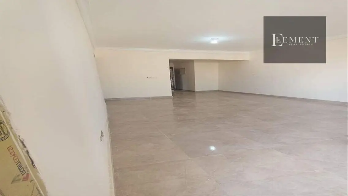 Luxurious Villa with Pool and Private Garden in Prime Location