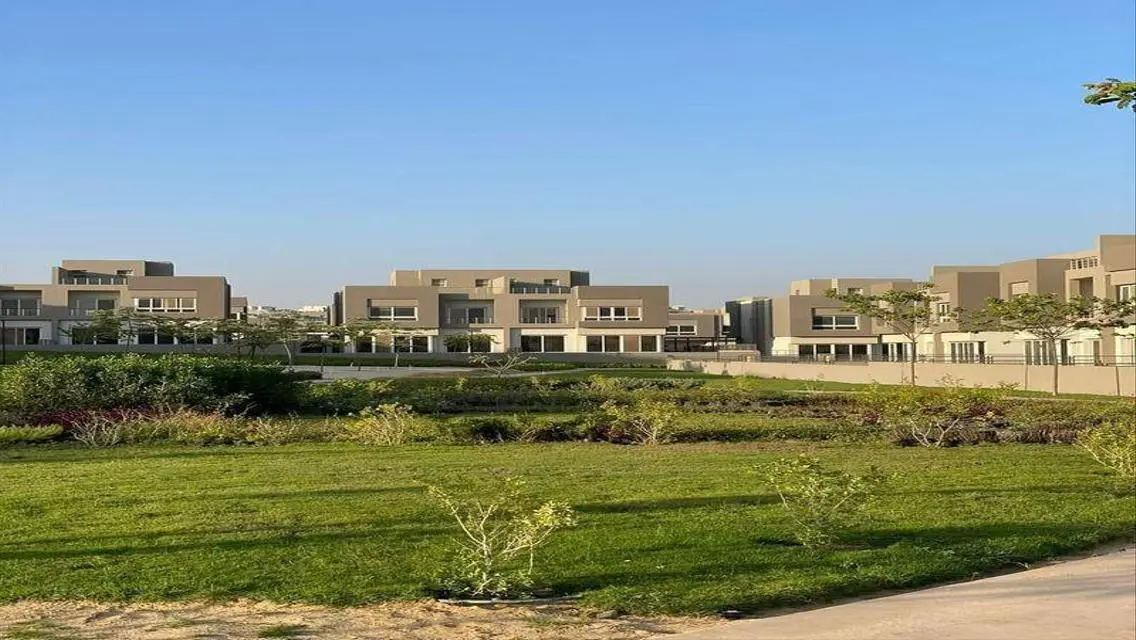 فيلا فاخرة بمسبح خاص وحديقة