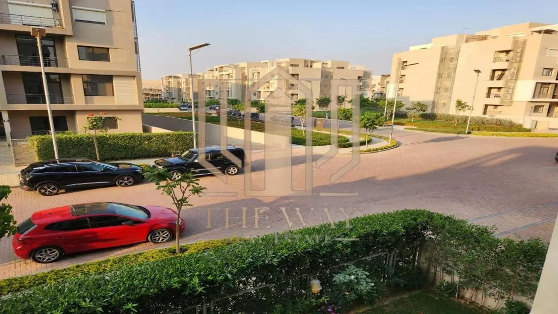 شقة فاخرة في الفايف سكوير مع جميع المرافق