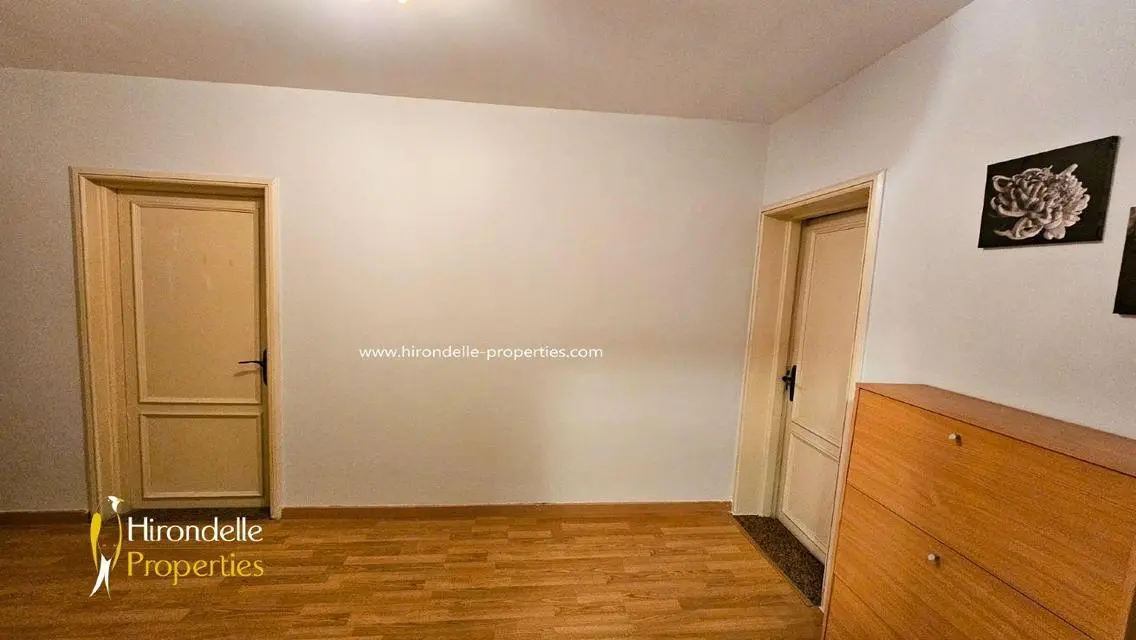 Stunning 180 sqm Apartment in Prime Location