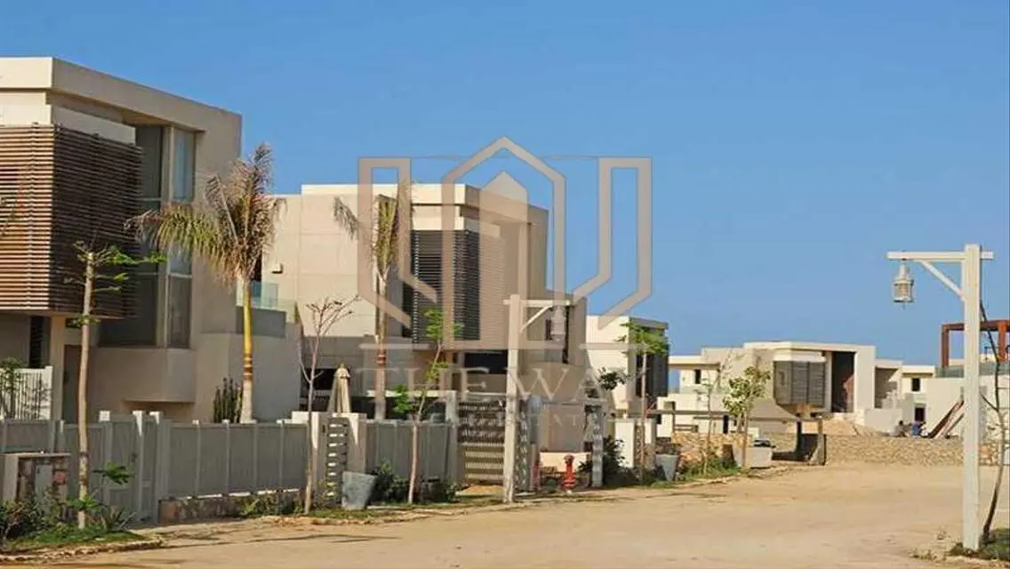 Luxury Apartment of 145 sqm with Private Garden